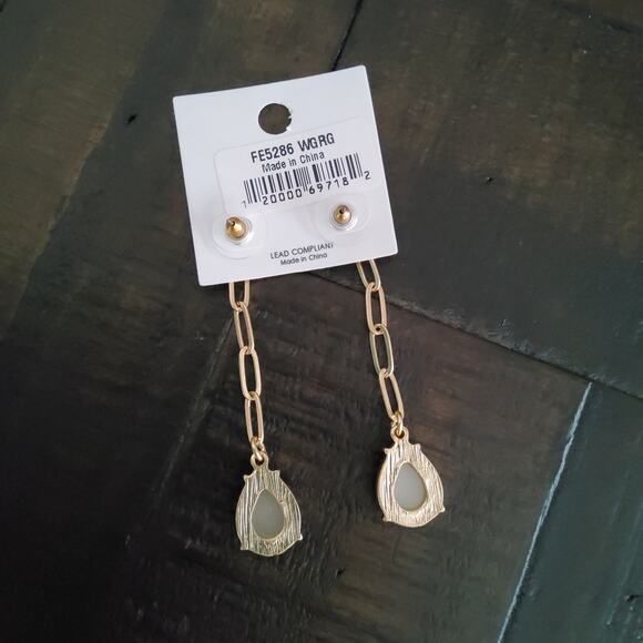 Faux Druzy Long Dangle Teardrop Gold Tone Chain Detail Earrings - Picture 6 of 6